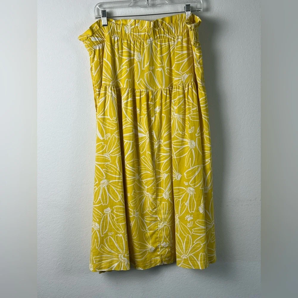 Universal Thread Floral Yellow & White Linen Rayon Blend Button Skirt. - Picture 3 of 12